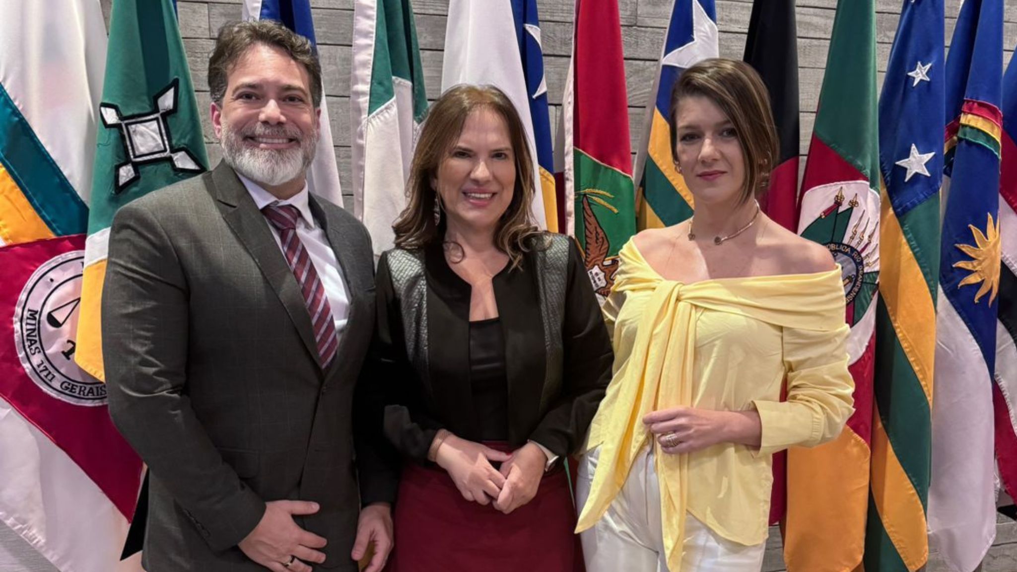 Integrantes do Departamento de Infância e Juventude representam a AMAPAR em fóruns nacionais na cidade de Belo Horizonte 