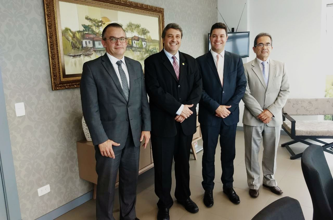 Vice-presidente da Assembleia Legislativa do Paraná visita a AMAPAR 