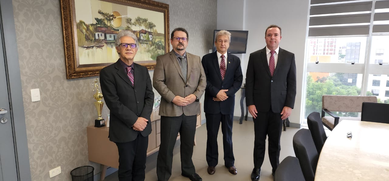 Presidente da AMAPAR recebe a visita do ouvidor-geral do TJPR, desembargador Celso Jair Mainardi 