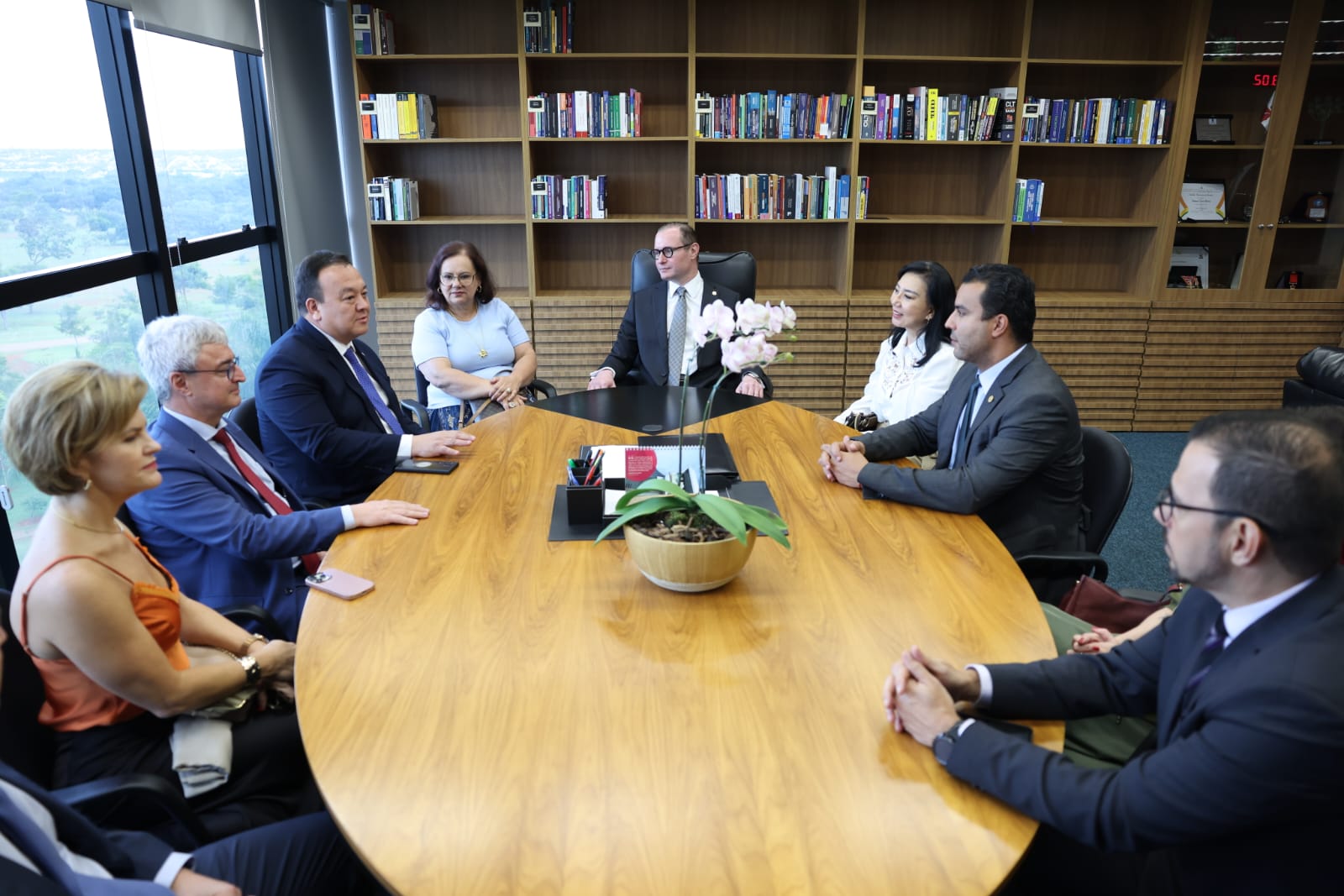 Passagem pela capital federal também oportunizou reunião com o ministro Zanin (STF) 